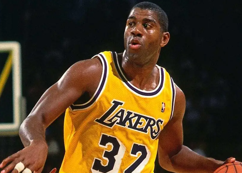 生涯砍下100次三双有多难？NBA历史仅6人，詹姆斯122次第五