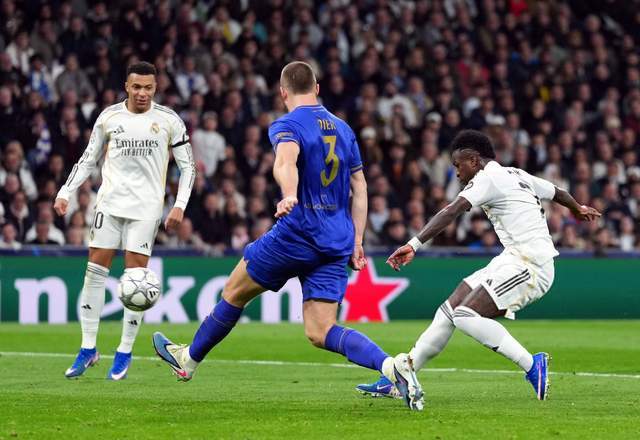 开云体育下载-6-1！姆巴佩梅开二度破纪录，1.5亿天王独造4球，皇马大开杀戒