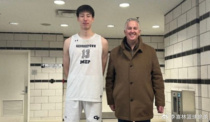 开云体育-夺冠+MVP！中国男篮18岁2米15新星崛起闪耀：曾单场轰30+8真猛|斯楠|世预赛|胡金秋|郇斯楠|篮板_新浪体育_新浪新闻