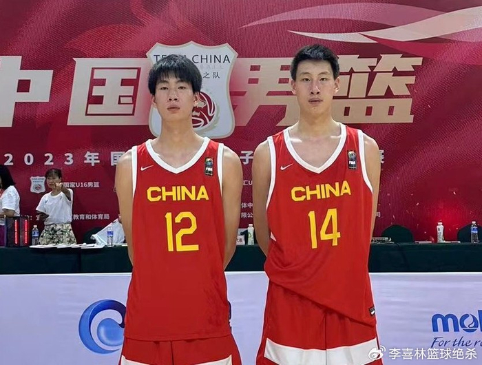 开云体育-夺冠+MVP！中国男篮18岁2米15新星崛起闪耀：曾单场轰30+8真猛|斯楠|世预赛|胡金秋|郇斯楠|篮板_新浪体育_新浪新闻