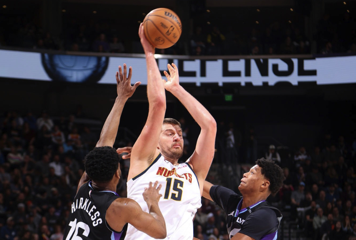 约基奇拒绝爆冷！轰22+12+5终结掘金连败 献关键封盖+制胜罚球|爵士|穆雷|约纳斯·瓦兰丘纳斯|尼古拉-约基奇|NBA常规赛_新浪体育_新浪新闻