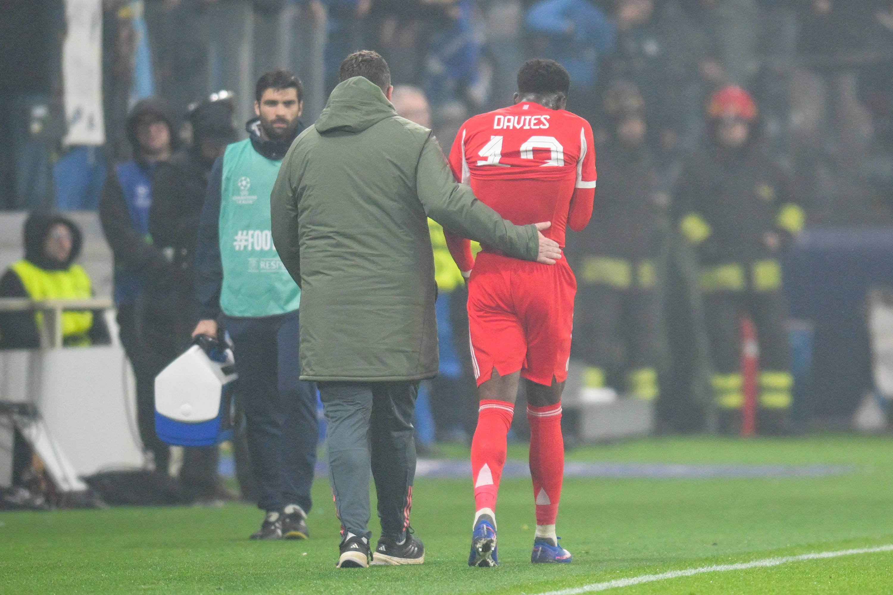 KAIYUN-图片报：乌尔比希缺阵8-10天，戴维斯、穆西亚拉缺阵稍短一些