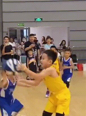 开云体育官网-库里全网寻人！当我们模仿库里 究竟应该学习什么？